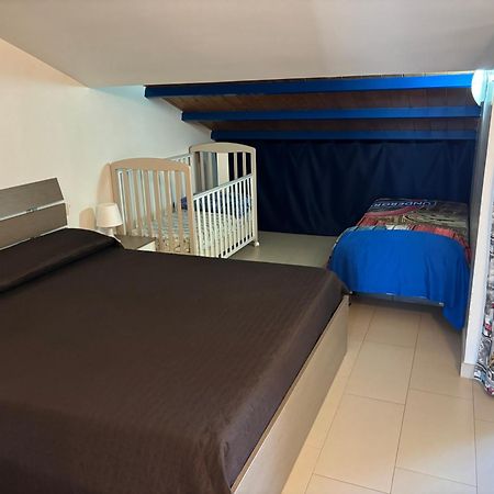 Ferienwohnung Mansarda Mentana Vittoria Exterior foto