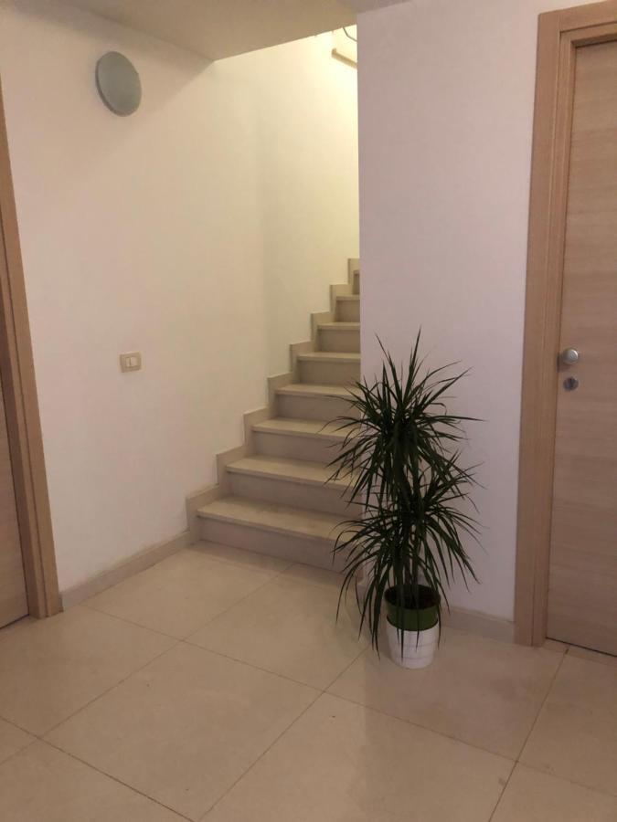 Ferienwohnung Mansarda Mentana Vittoria Exterior foto
