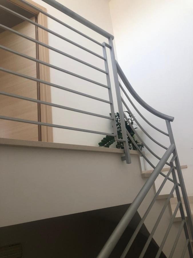 Ferienwohnung Mansarda Mentana Vittoria Exterior foto